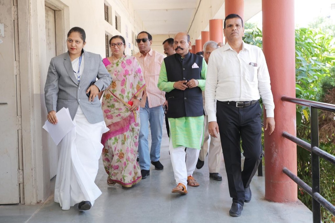 Home Hon’ble Justice Sanjay Deshmukh, Judge, Bombay High Court, Corridore (Medium)